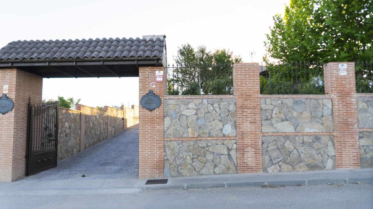 Villa Las Tres Hermanas Albarreal De Tajo By Toledo Ap Екстер'єр фото
